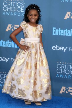  oyuncu Saniyya Sidney