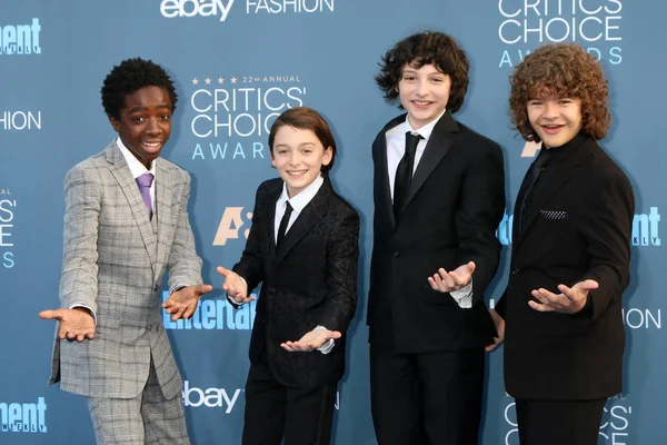 Caleb Mclaughlin, Noah Schnapp, Finn Wolfhard, Gaten Matarazzo — Stockfoto