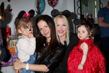  Phoenix Emmanuel Sursok-Mcewan, Tammin Sursok, Amelie Bailey, Adrienne Frantz Bailey 