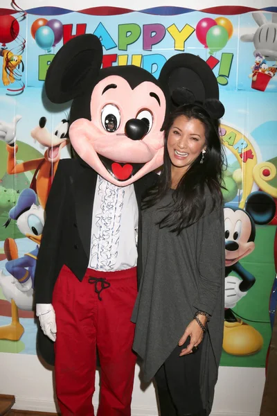Mickey Mouse charakter, Kelly Hu — Stock fotografie