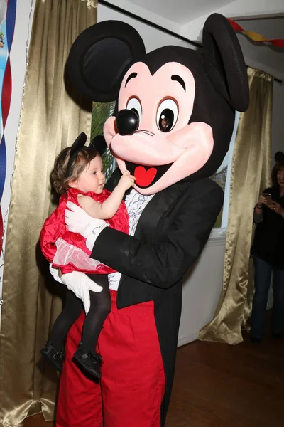 Amelie Bailey, Mickey Mouse karakter