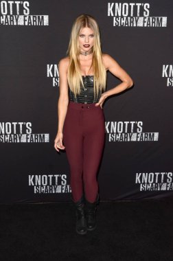 Oyuncu Annalynne Mccord 