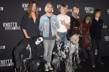 R5, kayalık Lynch, Ross Lynch, Riker Lynch, Rydel Lynch, Ellington Ratliff 