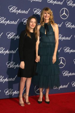  Jaya Harper, Laura Dern