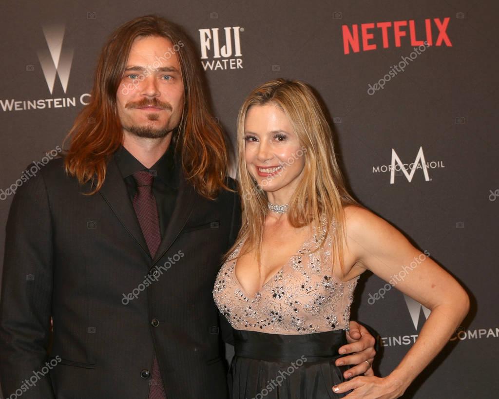 mira sorvino husband