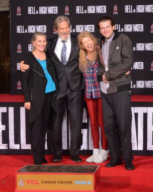 Susan köprüler, Jeff Bridges, Cindy Bridges, Boone Cunningham 