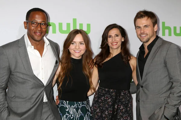 Nyasha Hatendi, Tara Lynne Barr, Michaela Watkins, Tommy Dewey — Foto de Stock