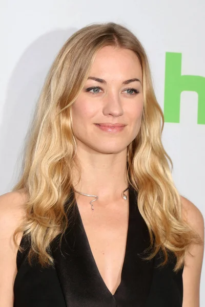 Actress  Yvonne Strahovski — Stock Photo, Image