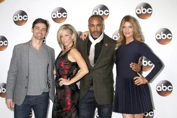 Matt Cohen, Laura Wright, Donnell Turner, Michelle Stafford — Stock Photo, Image