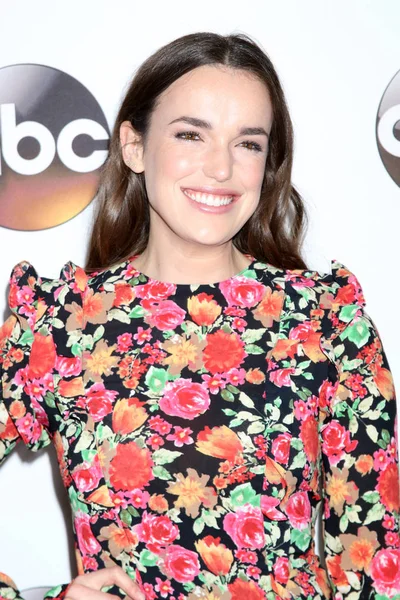 Actress Elizabeth Henstridge — Stock Photo, Image