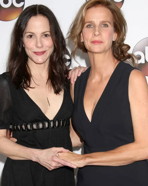 Rachel Griffiths, Mary Louise-Parker – stockfoto