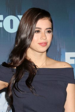 oyuncu Amber Midthunder 