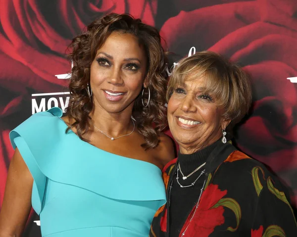 Holly Robinson Peete, Dolores Robinson — Photo