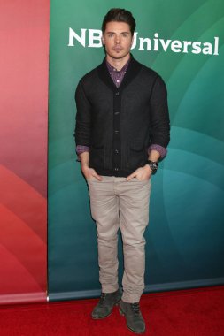 aktör Josh Henderson