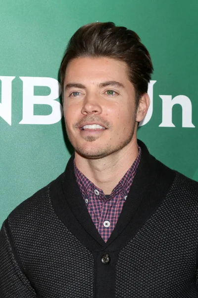 aktör Josh Henderson
