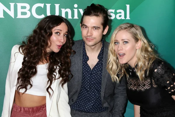 Stella Maeve, Jason Ralph, Olivia Taylor Dudley — Zdjęcie stockowe