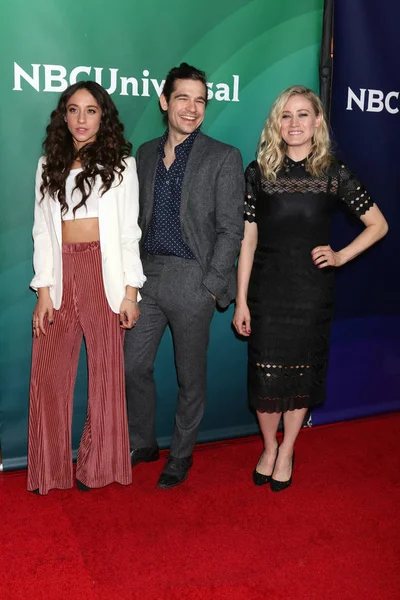 Stella Maeve, Jason Ralph, Olivia Taylor Dudley — Photo