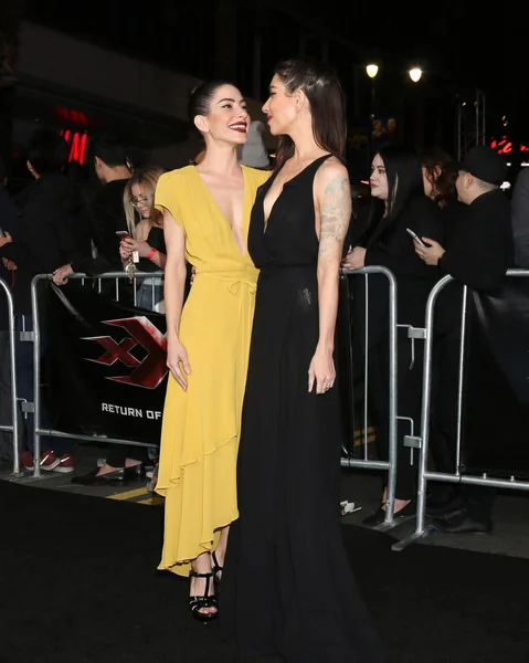 Lisa Origliasso, Jess Origliasso — Stock Photo, Image