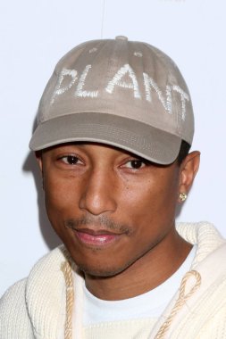  şarkıcı Pharell Williams
