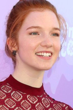  aktris Annalise Basso