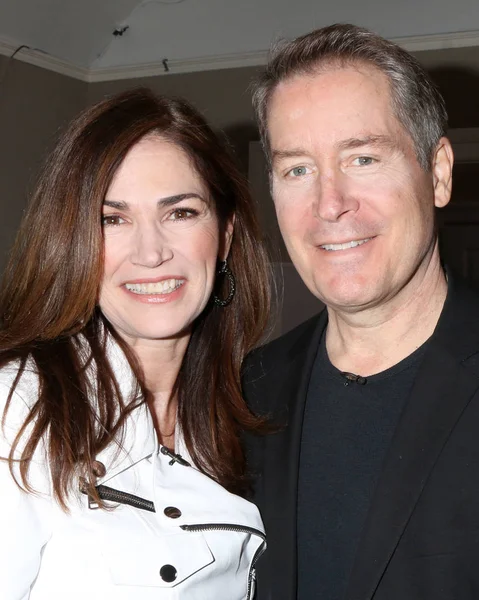 Kim Delaney, Laurence Lau — Stock Photo, Image