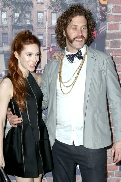 Kate Gorney, T. J. Miller —  Fotos de Stock