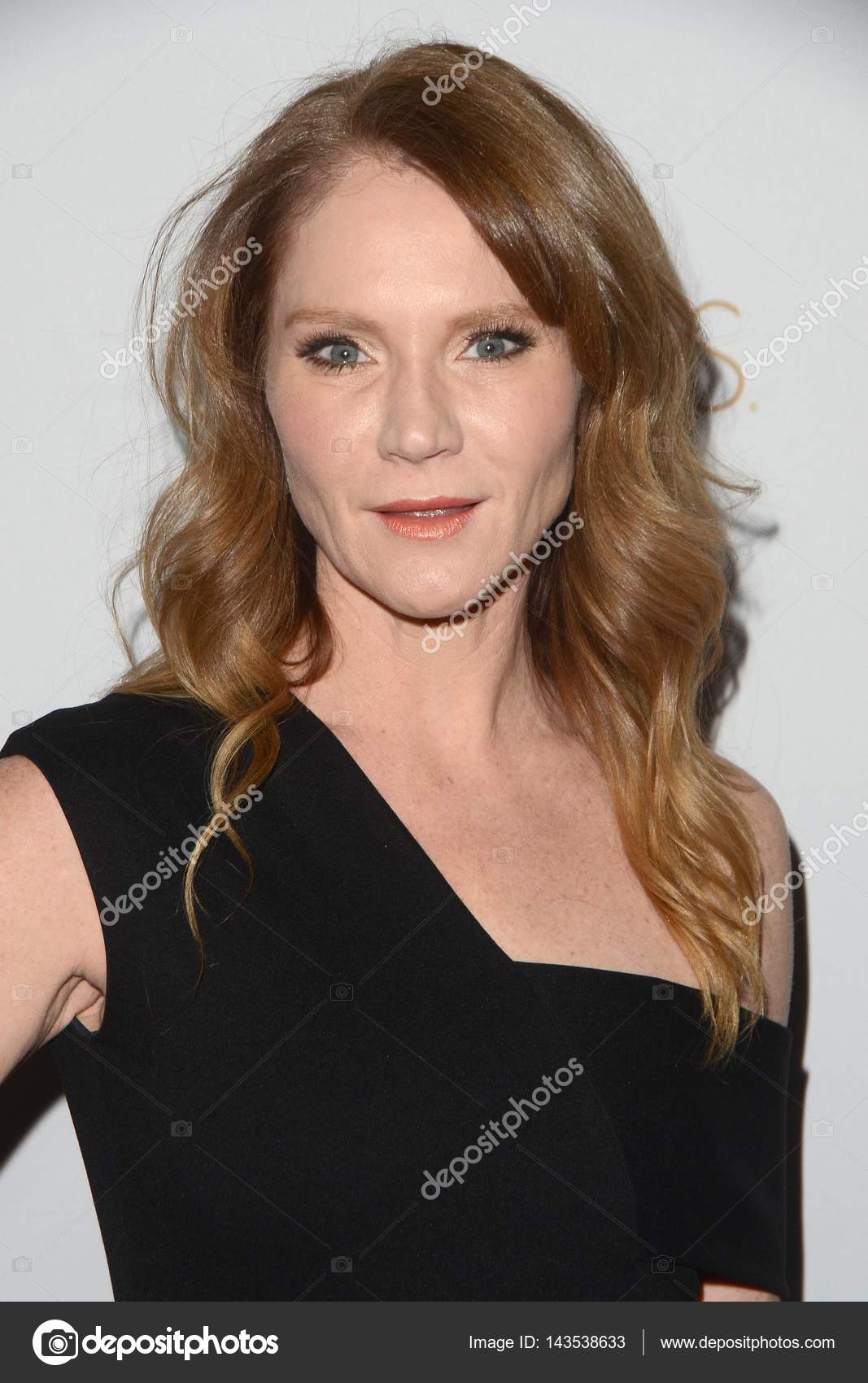 Tara Buck Tara Buck new foto Tara Buck Tara Buck new pics