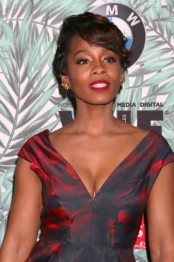  Anika Noni Rose