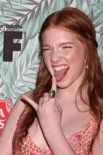 Actrice Annalise Basso — Stockfoto