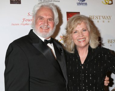 Mayf Nutter, Lindsay Bloom