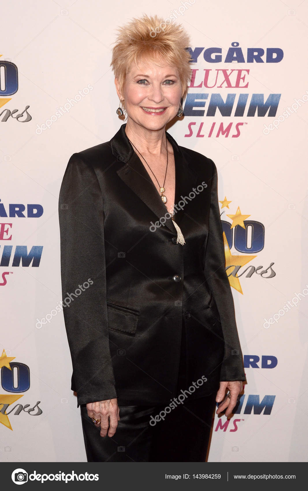Dee Wallace-Stone Nude Photos 11 Dee Wallace-Stone Nude Photos 10