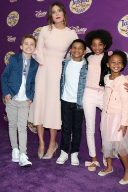 Parker Bates, Mandy Moore, Lonnie Chucky, Melih Herman, Eris Baker 