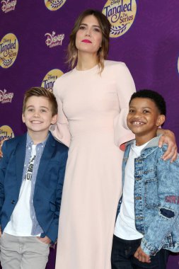 Parker Bates, Mandy Moore, Lonnie Chucky 