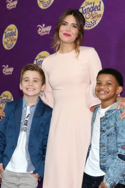 Parker Bates, Mandy Moore, Lonnie Chucky 