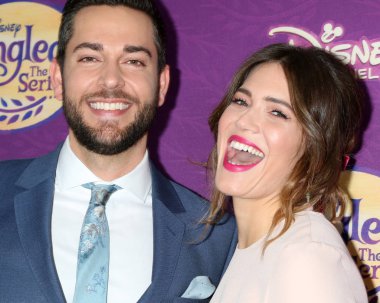 Zachary Levi, Mandy Moore