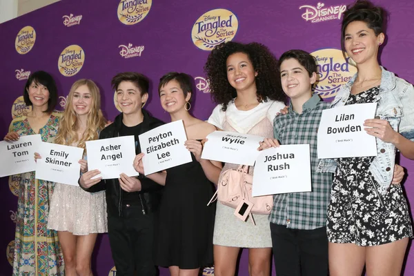 Lauren Tom, Emily Skinner, Asher Angel, Peyton Elizabeth Lee, Sofia Wylie, Joshua Rush, memet Bowden — Stok fotoğraf