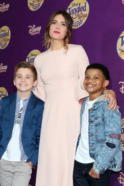 Parkers Bates, Mandy Moore, Lonnie Chavis — Stockfoto