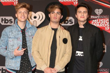 Kafanızda sonsuza dek Ricky Garcia, Emery Kelly, Liam Attridge 