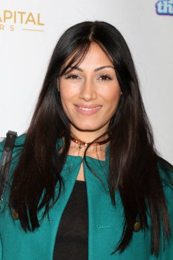 oyuncu Tehmina güneşli