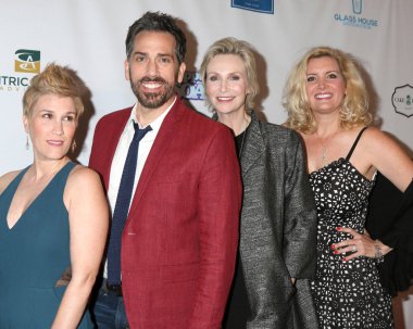 Kate mayınlar, Paul Witten, Jane Lynch, Suzanne Friedline