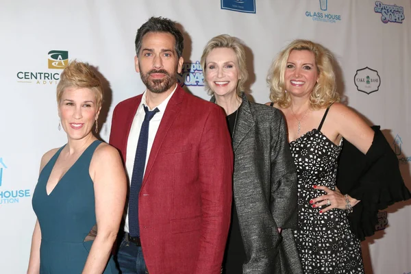 Kate Mines, Paul Witten, Jane Lynch, Suzanne Friedline — Stock Photo, Image