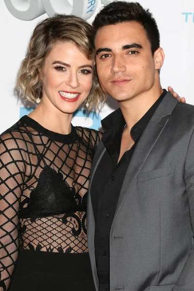 Linsey Godfrey met gast — Stockfoto