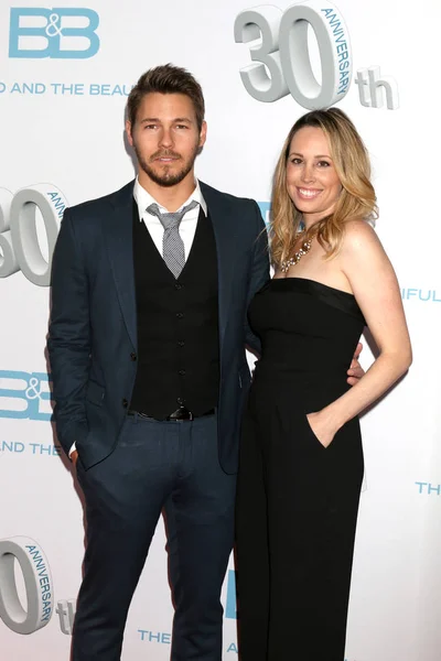 Scott Clifton, Nicole Lampson — Zdjęcie stockowe