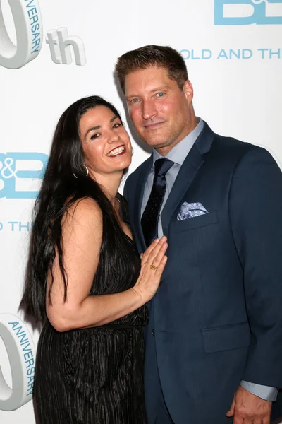 Sean Kanan con esposa — Foto de Stock