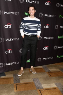 aktör Jordan Gavaris