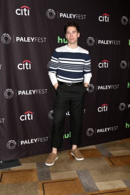 aktör Jordan Gavaris