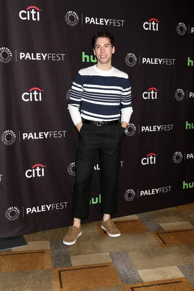 aktör Jordan Gavaris