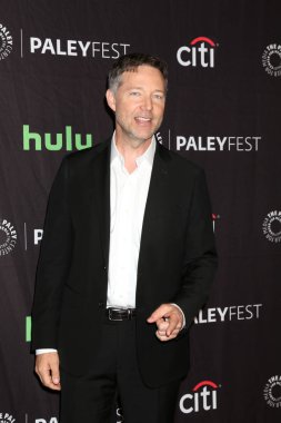 aktör George Newbern