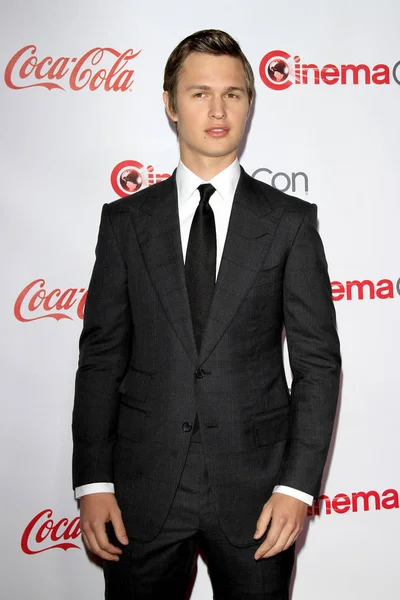 Acteur Ansel Elgort — Photo