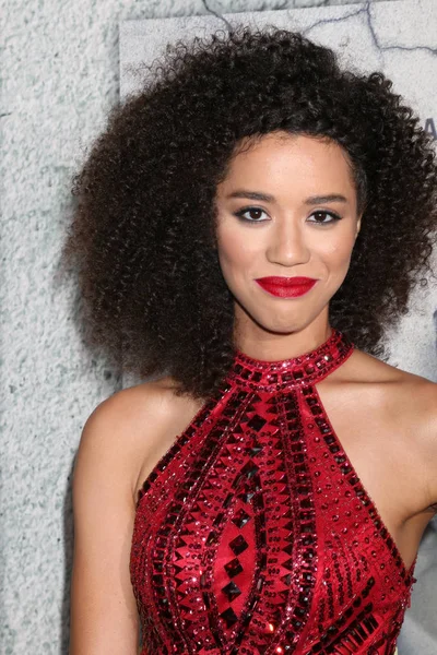 Ηθοποιός Jasmin Savoy καφέ — Φωτογραφία Αρχείου